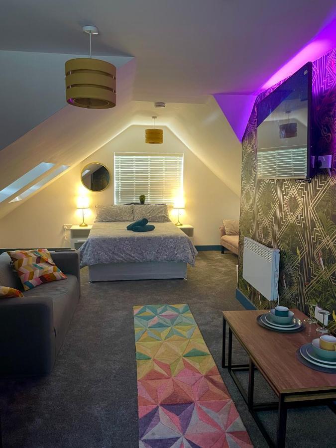 Vibrant & Modern Studio Apartment In Birmingham Exterior photo