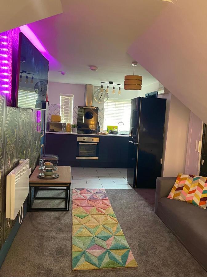 Vibrant & Modern Studio Apartment In Birmingham Exterior photo
